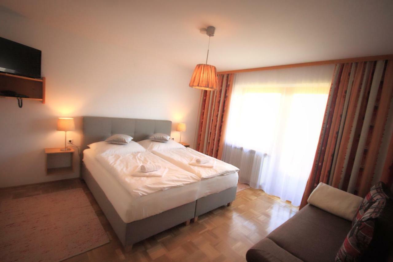 Hotel Pension Eichenhof Ried im Zillertal Extérieur photo