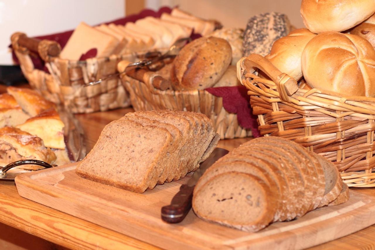 Hotel Pension Eichenhof Ried im Zillertal Chambre photo